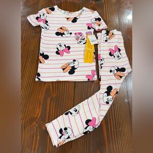 NWT Minnie Mouse Pajamas Set Short Sleeve Shirt & Pants Size 5t